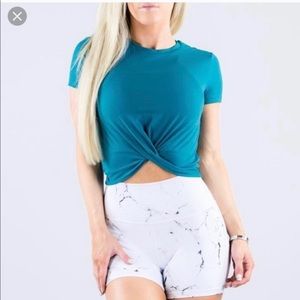 Buffbunny knotty crop top
